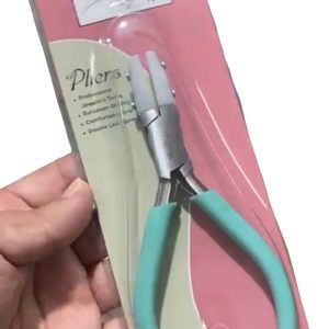 PINZA DE NYLON MAGDALA 25 % OFF