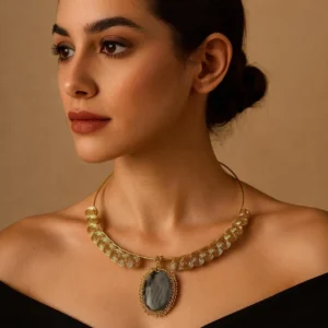Collar de Piedra Ónix Natural y alambre chapado en Oro 18k