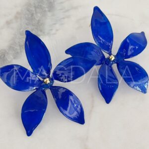 Pendientes Flores en Resina · Azul Klein e Hipoalergénicos